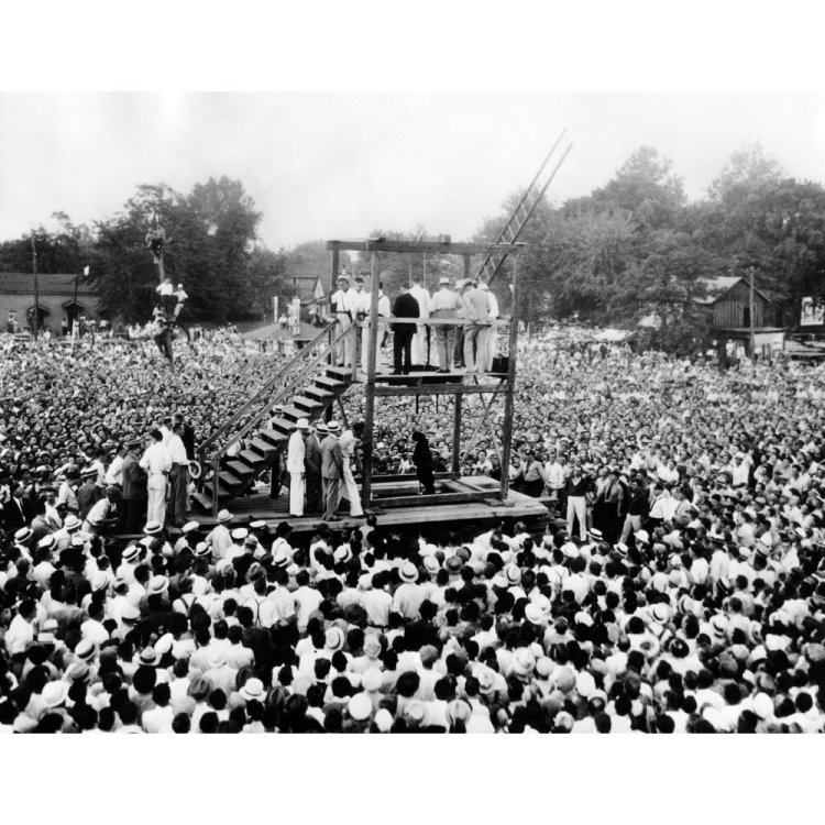 A crowd gathered in Southern United States to witness a lynching